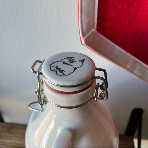 Filson Great Jones Growler | Handmade in Portland, OR, USA | 64OZ Ceramic - Picture 3 of 10